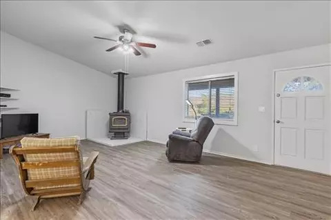 21900 San Gabriel Dr, Tehachapi, CA 93561 photo 5