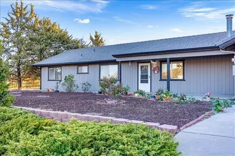 21900 San Gabriel Dr, Tehachapi, CA 93561 photo 1