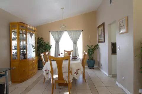 5332 Adobe Dr, Palmdale, CA 93552 photo 2
