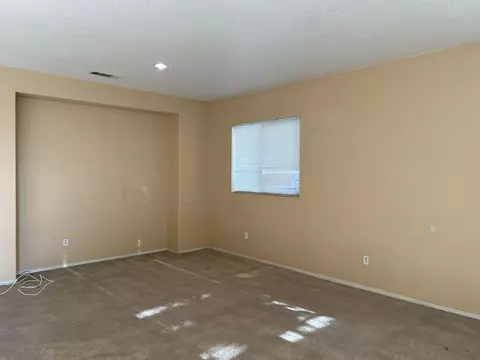 44254 E 27th St, Lancaster, CA 93535 photo 4