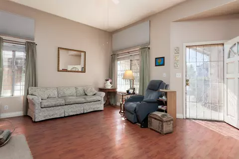 45214 Pickford Ave, Lancaster, CA 93534 photo 3