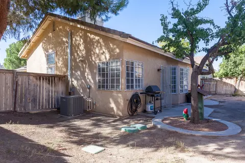 45214 Pickford Ave, Lancaster, CA 93534 photo 15