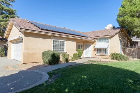 45214 Pickford Ave, Lancaster, CA 93534