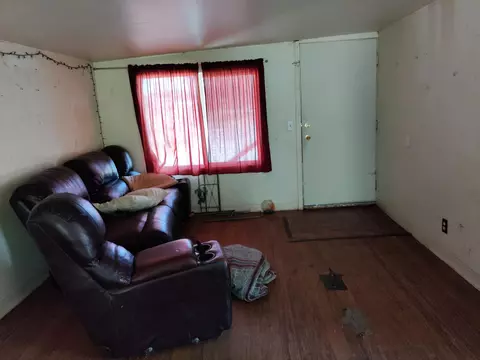 718 Willow Dr, Bakersfield, CA 93308 photo 1