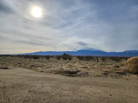 187 Ste Vic Avenue S4 Ste, Palmdale, CA 93591