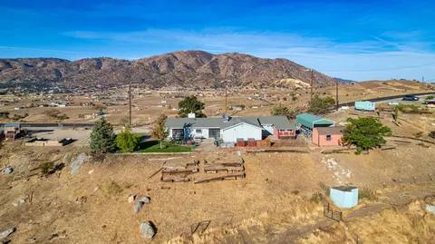 23708 Fir Dr, Tehachapi, CA 93561 photo 8