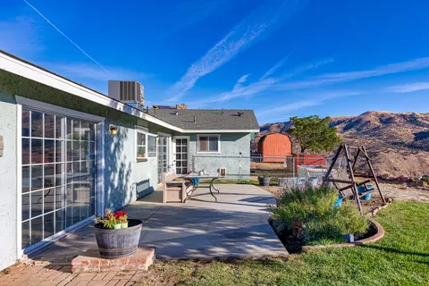 23708 Fir Dr, Tehachapi, CA 93561 photo 9