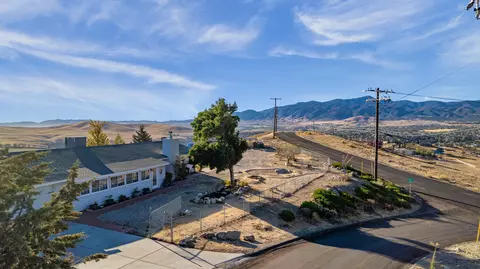 23708 Fir Dr, Tehachapi, CA 93561 photo 2
