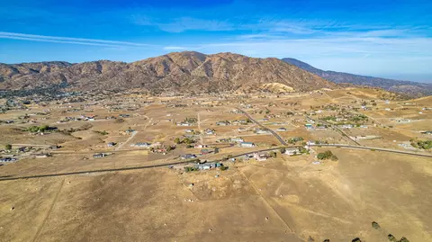 23708 Fir Dr, Tehachapi, CA 93561 photo 5