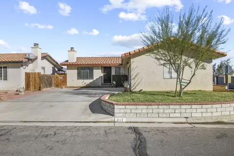 3117 Cromwell Ave, Mojave, CA 93501 photo 3