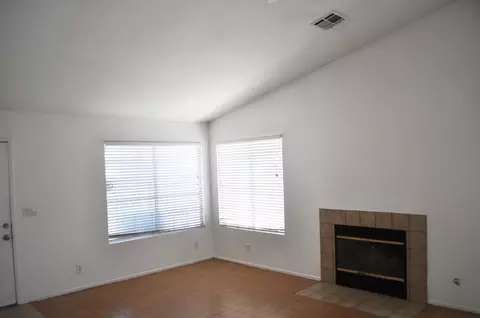 4716 Katrina Pl, Palmdale, CA 93552 photo 3