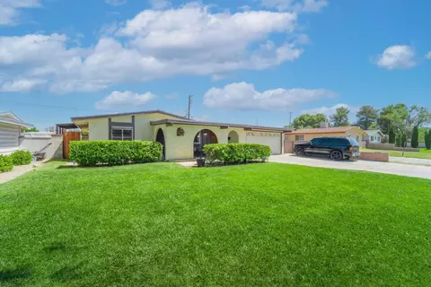 453 E Lingard St, Lancaster, CA 93535 photo 2