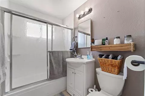 453 E Lingard St, Lancaster, CA 93535 photo 10