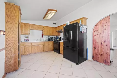 453 E Lingard St, Lancaster, CA 93535 photo 8
