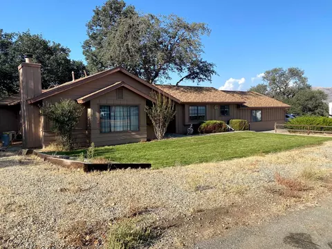 21225 Hacienda Dr, Tehachapi, CA 93561 photo 1