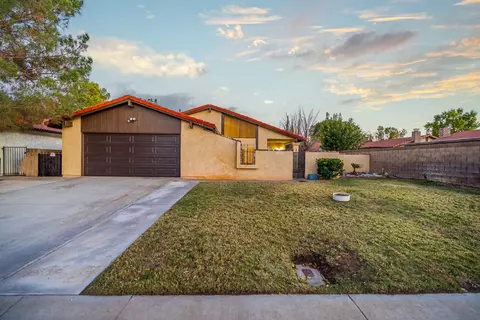 1308 Franklin Ave, Lancaster, CA 93535 photo 2