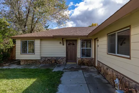 22470 Vaquero Dr, Tehachapi, CA 93561 photo 1