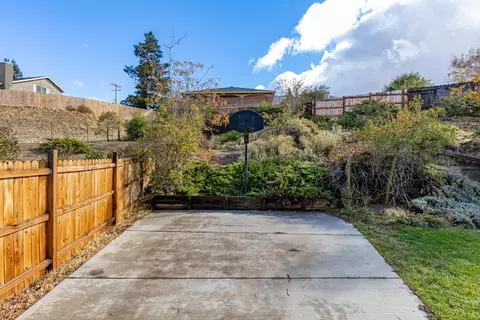 22470 Vaquero Dr, Tehachapi, CA 93561 photo 26