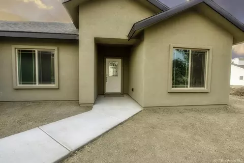 29560 Ryder Cup Ln, Tehachapi, CA 93561 photo 2