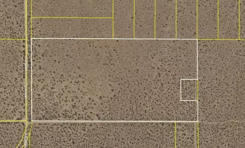180 Th St East And W8, Palmdale, CA 93591
