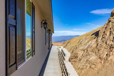 24300 Jacaranda Dr, Tehachapi, CA 93561 photo 8