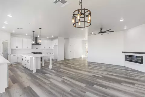 24300 Jacaranda Dr, Tehachapi, CA 93561 photo 14