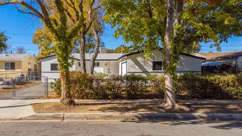 44721 Andale Ave, Lancaster, CA 93535 photo 1