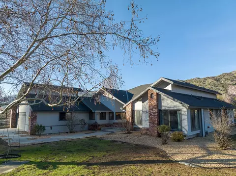 26201 Columbia Way, Tehachapi, CA 93561 photo 2