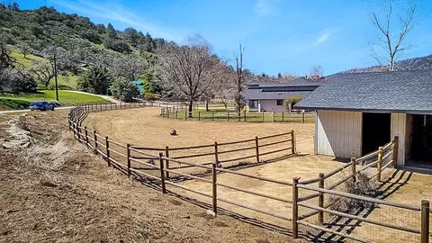26201 Columbia Way, Tehachapi, CA 93561 photo 32