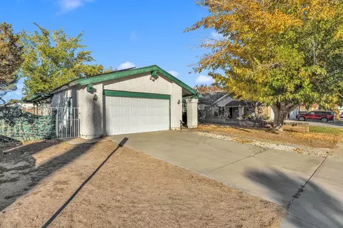 44509 13th St E, Lancaster, CA 93535 photo 2