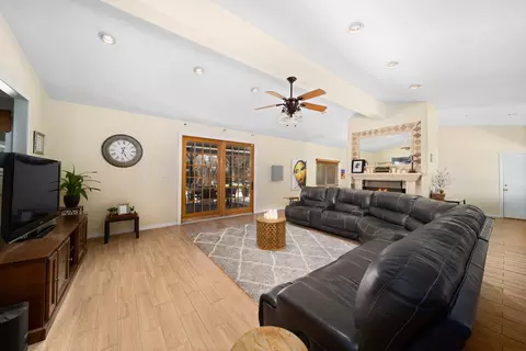 44584 Lowtree Ave, Lancaster, CA 93534 photo 4