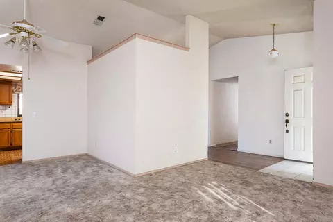 1601 E Newgrove St, Lancaster, CA 93535 photo 5