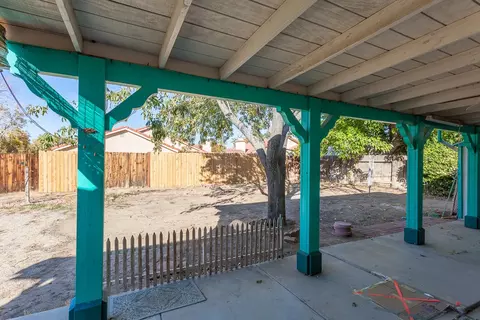 1601 E Newgrove St, Lancaster, CA 93535 photo 17