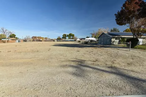 20 Th Stw Vic Newgrove St, Lancaster, CA 93535