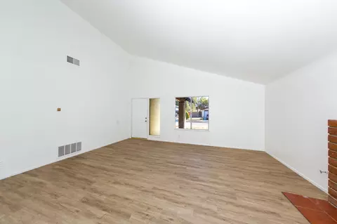 44431 Fenhold St, Lancaster, CA 93535 photo 3