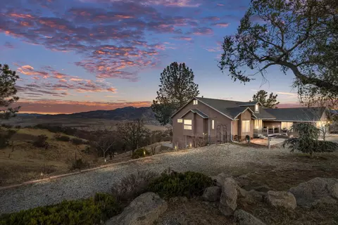 19450 Jacks Hill Rd, Tehachapi, CA 93561 photo 1