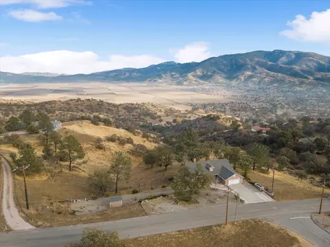 19450 Jacks Hill Rd, Tehachapi, CA 93561 photo 4