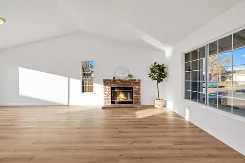 45923 Primrose Dr, Lancaster, CA 93534 photo 3