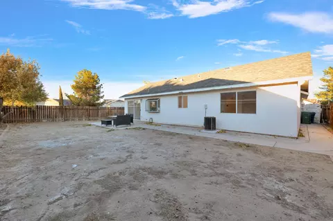 45923 Primrose Dr, Lancaster, CA 93534 photo 24