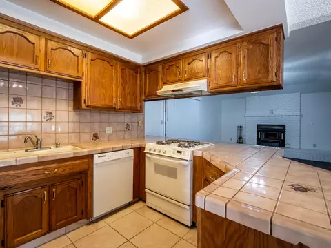 21401 Silver Dr, Tehachapi, CA 93561 photo 7