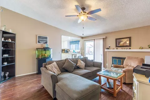 44005 Glenraven Rd, Lancaster, CA 93535 photo 13