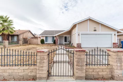 44005 Glenraven Rd, Lancaster, CA 93535 photo 2