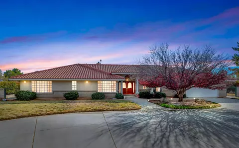 8716 W Ave D-6, Lancaster, CA 93536