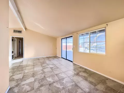 15570 M St, Mojave, CA 93501 photo 8