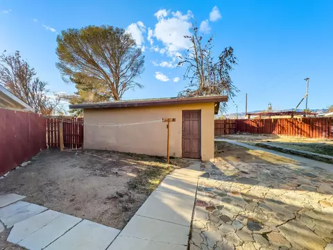 15570 M St, Mojave, CA 93501 photo 40