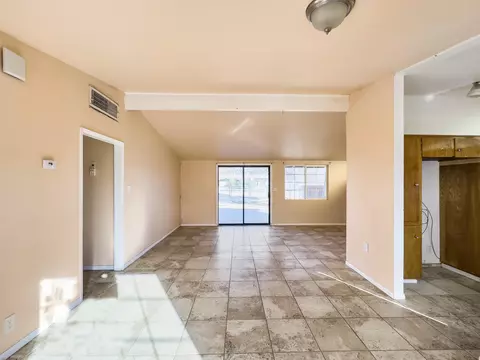 15570 M St, Mojave, CA 93501 photo 4