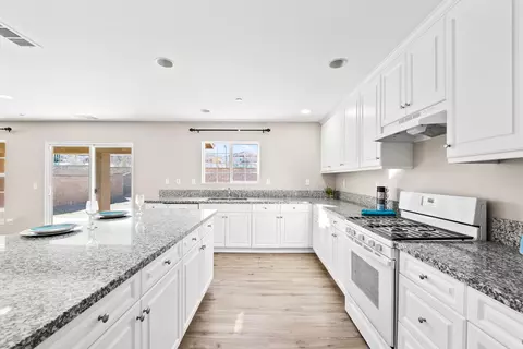 2836 Hemlock Rd, Palmdale, CA 93551 photo 11