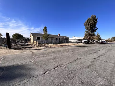 40645 E 168th St, Lancaster, CA 93535 photo 2