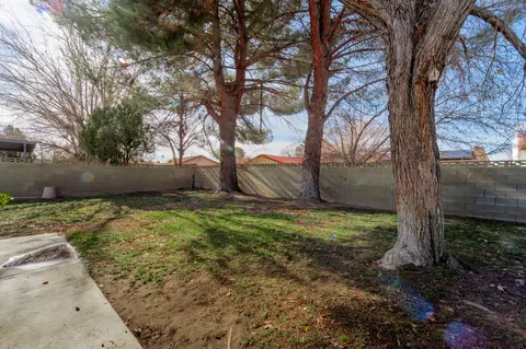 44609 Benald St, Lancaster, CA 93535 photo 6