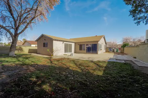 44609 Benald St, Lancaster, CA 93535 photo 5